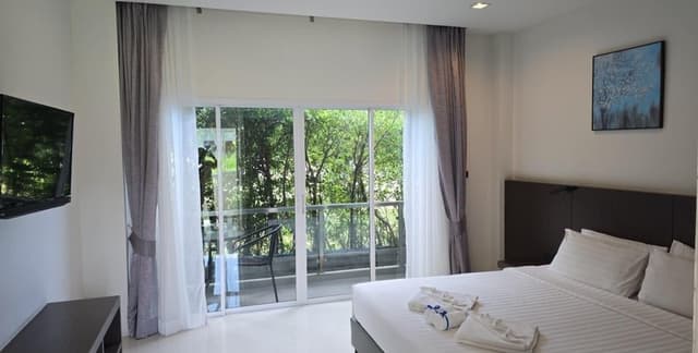 Standard King Size Bed