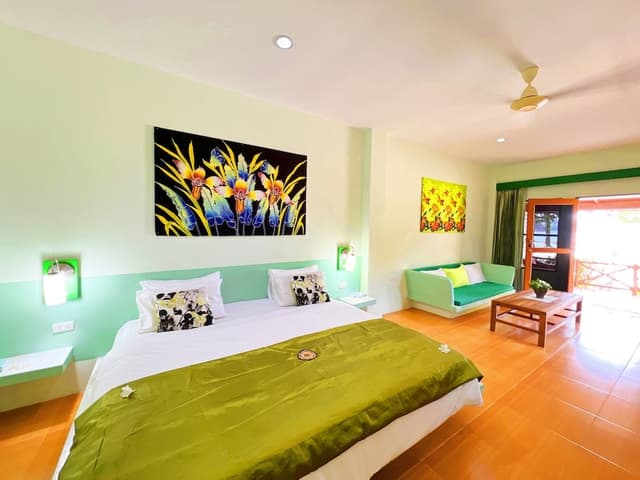 Deluxe Beachfront Suite
