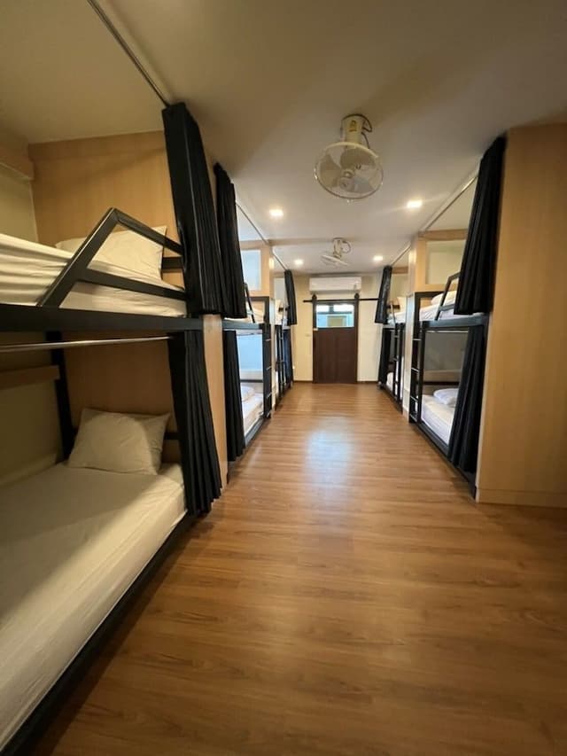 10-Bed Mixed Dormitory Room