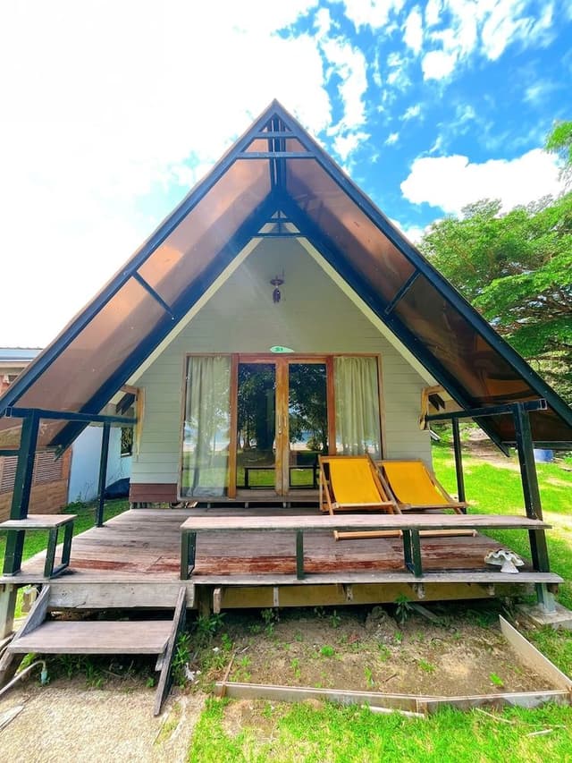 Air-con Bungalow Beach View