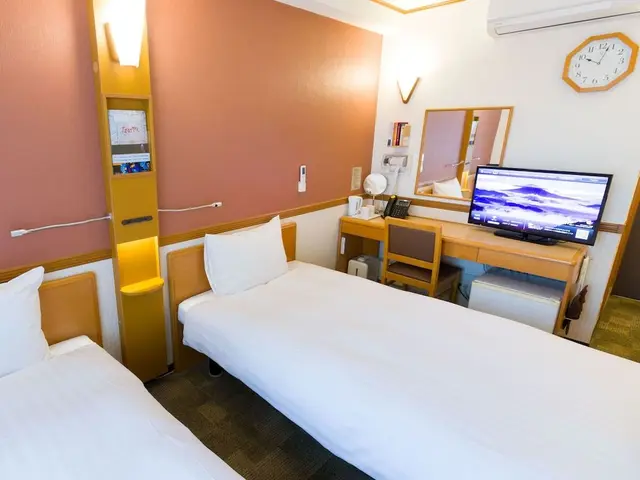 Standard Twin Room, Smoking