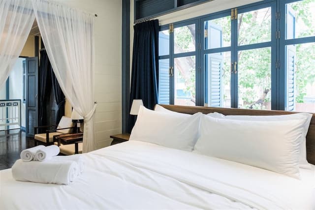 Colonial Suite