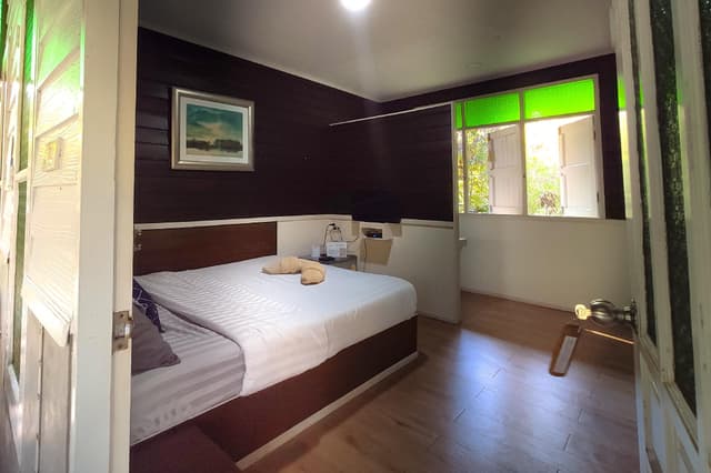 Queen Room with Garden View