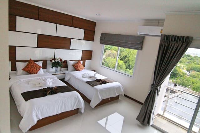 Standard Twin Room