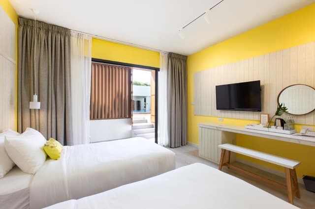 Superior Twin Room with Pool Access