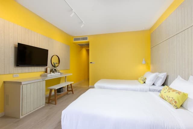 Superior Twin Room with Pool Access