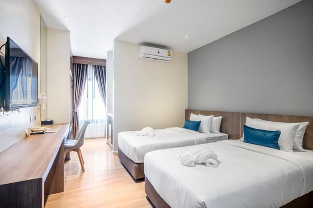 Standard Twin Room