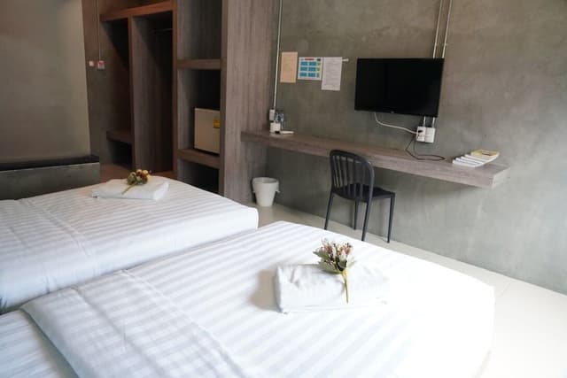 Standard Twin Room