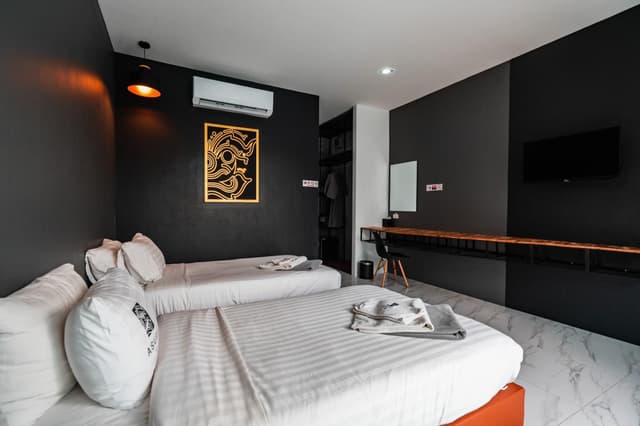 Pool View Room with Twin Bed