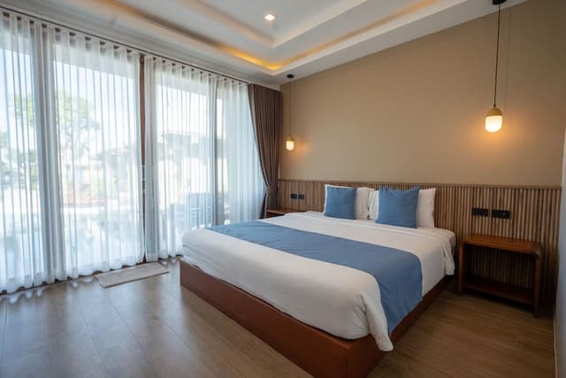 Deluxe Double Room, Poolside
