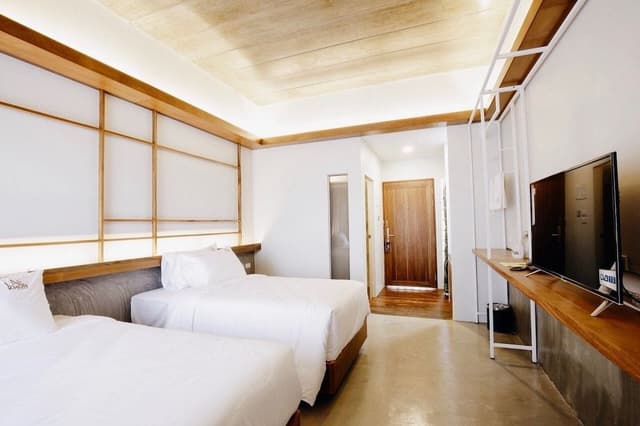 Standard Twin Room