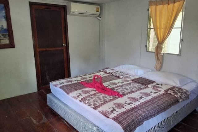 One bedroom chalet (Air-con)