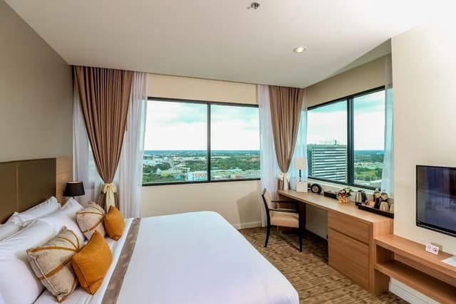 Executive Suite