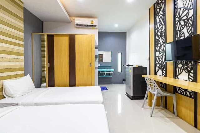 Standard Twin Room
