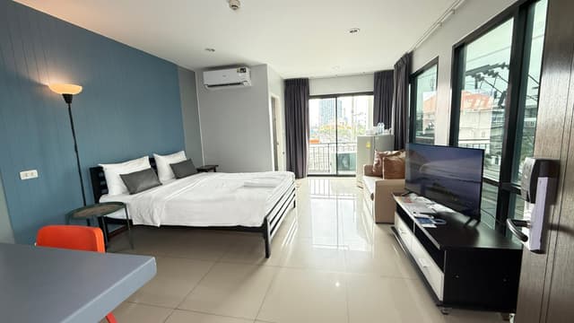 1 Single Bed