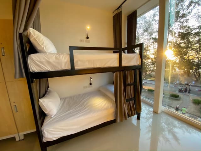 Bunk Bed in Mixed Dormitory Room
