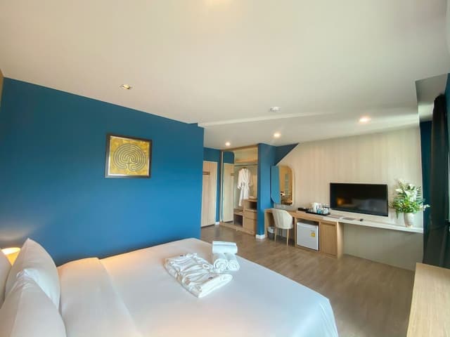 Deluxe Double or Twin Room