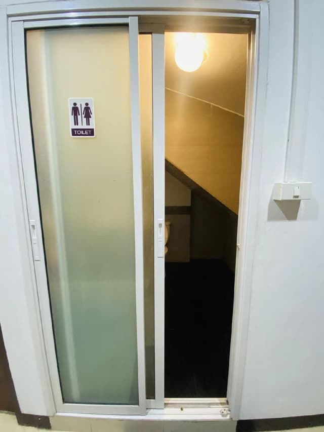 Single Room - Shared Bathroom