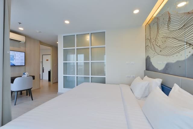 Presidential Room, 1 King Bed, City View