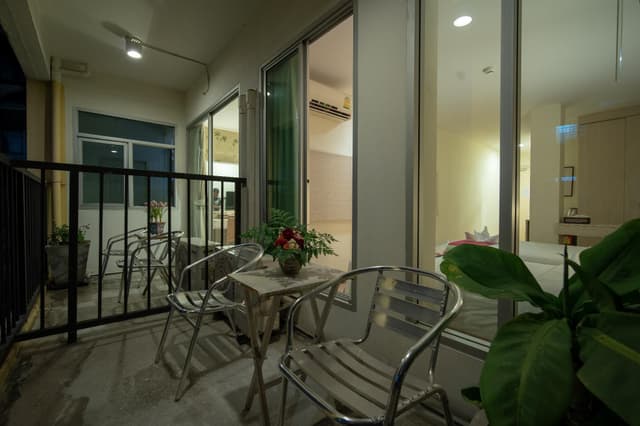Deluxe Twin Room with Balcony