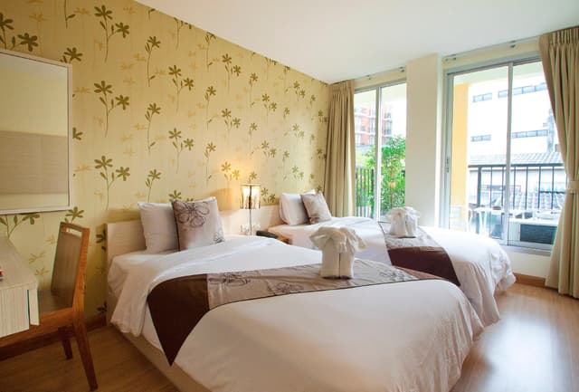 Deluxe Twin Room with Balcony