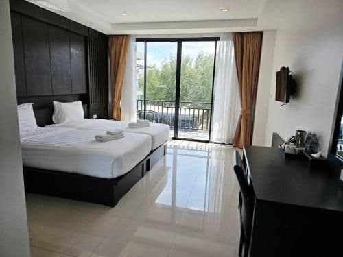 Superior Pool View Room with Twin Bed