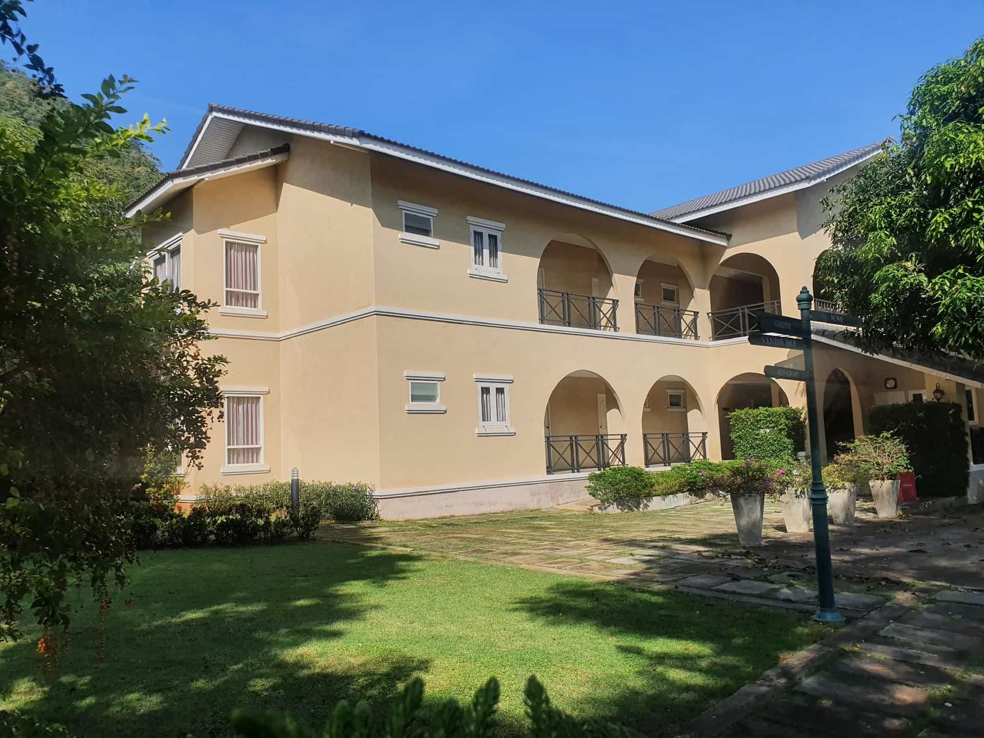 Palazzo Pavone Gallery & Resort Palazzo Pavone Gallery & Resort
