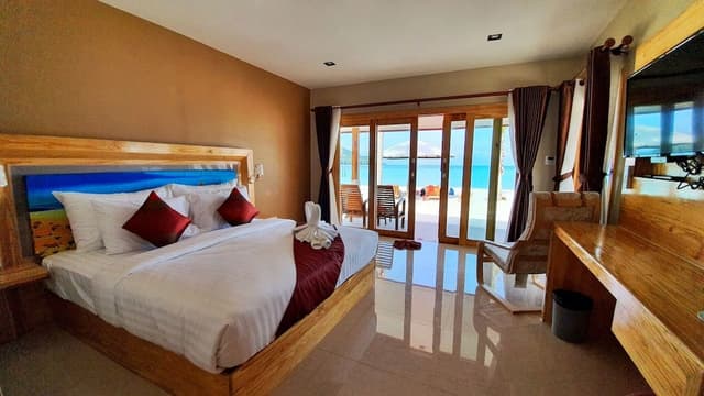 Deluxe Beachfront