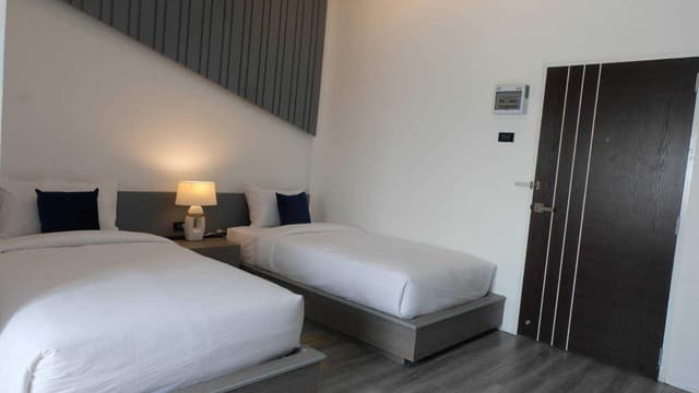 Twin 2 Beds