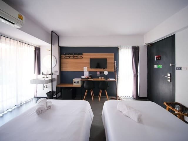 Standard Twin Room