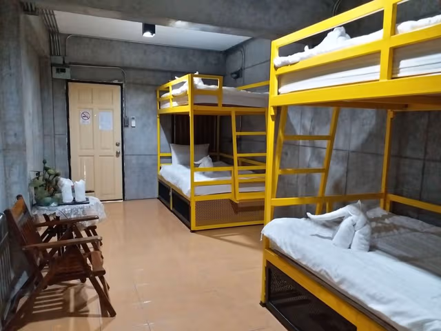 Shared Dormitory, Women only