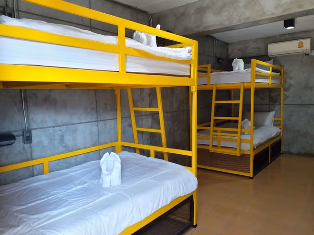 Shared Dormitory, Women only