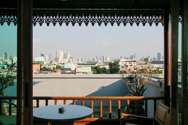 Lamphu Tree Suite (Main Building)