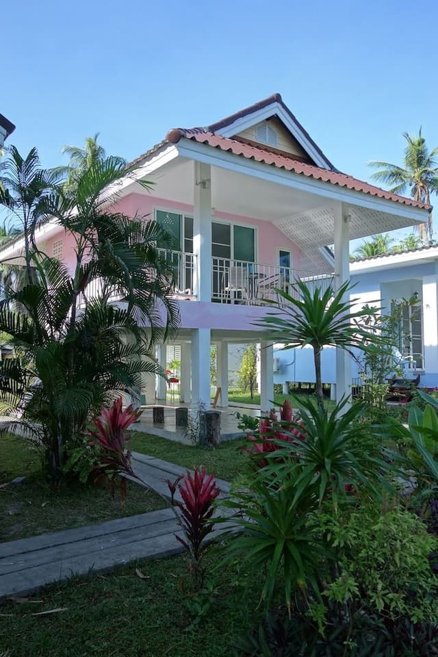 Superior Bungalow, Balcony, Partial Sea View