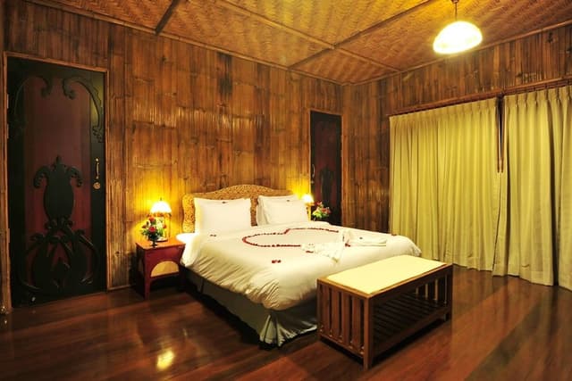 Jacuzzi Villa