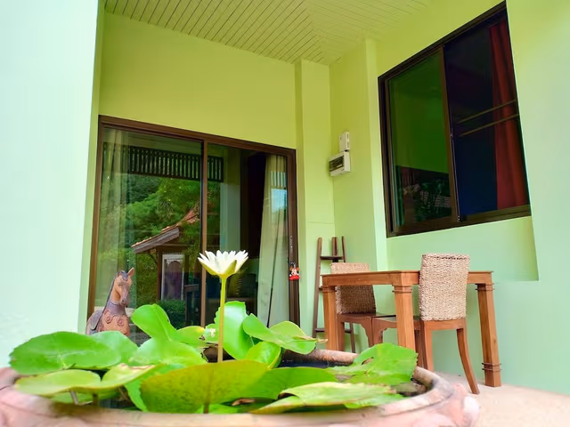 1 Bedroom - Pool Front Romantic Bungalow