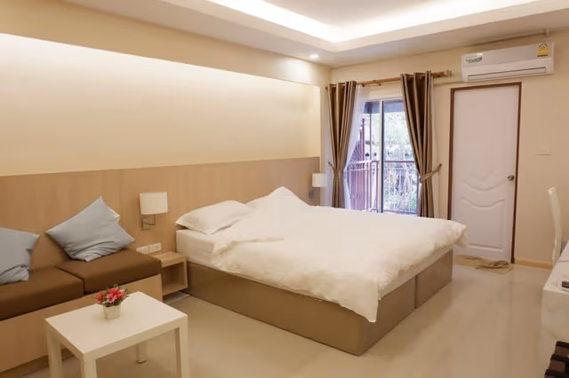 Deluxe Room, 1 King Bed