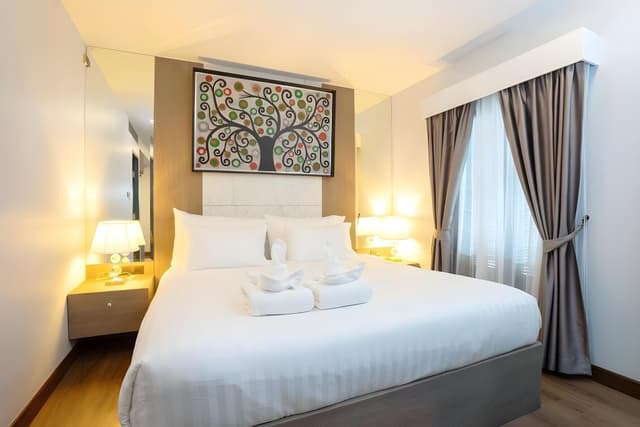 Deluxe Double Room-No Window