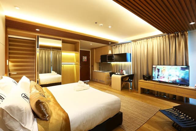 Standard Room King Bedded