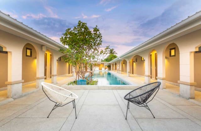 Suite Room with Pool View