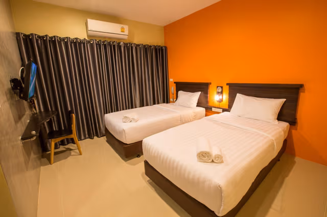 Standard - (2 Single Beds)