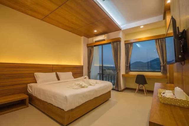 Deluxe Double Room (Extra water charged)