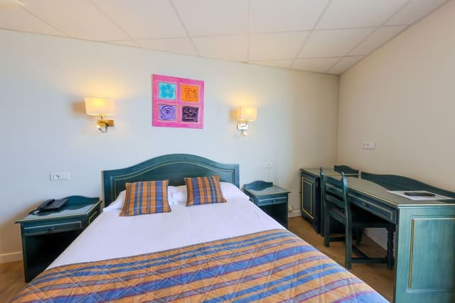 Standard Triple Room, Partial Sea View
