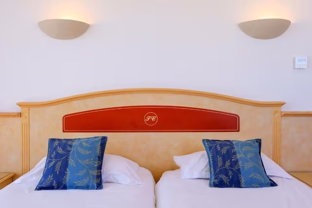 Standard Quadruple Room, Partial Sea View