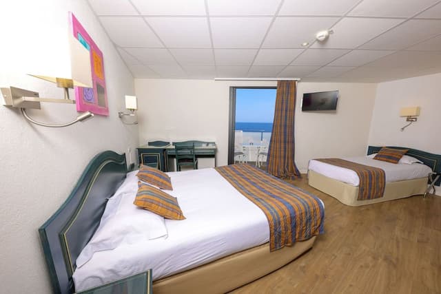 Standard Triple Room, Partial Sea View