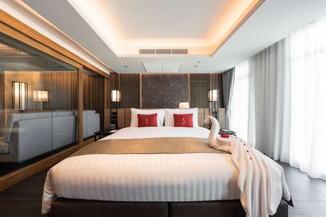 Suite, 1 King Bed (One Bedroom)