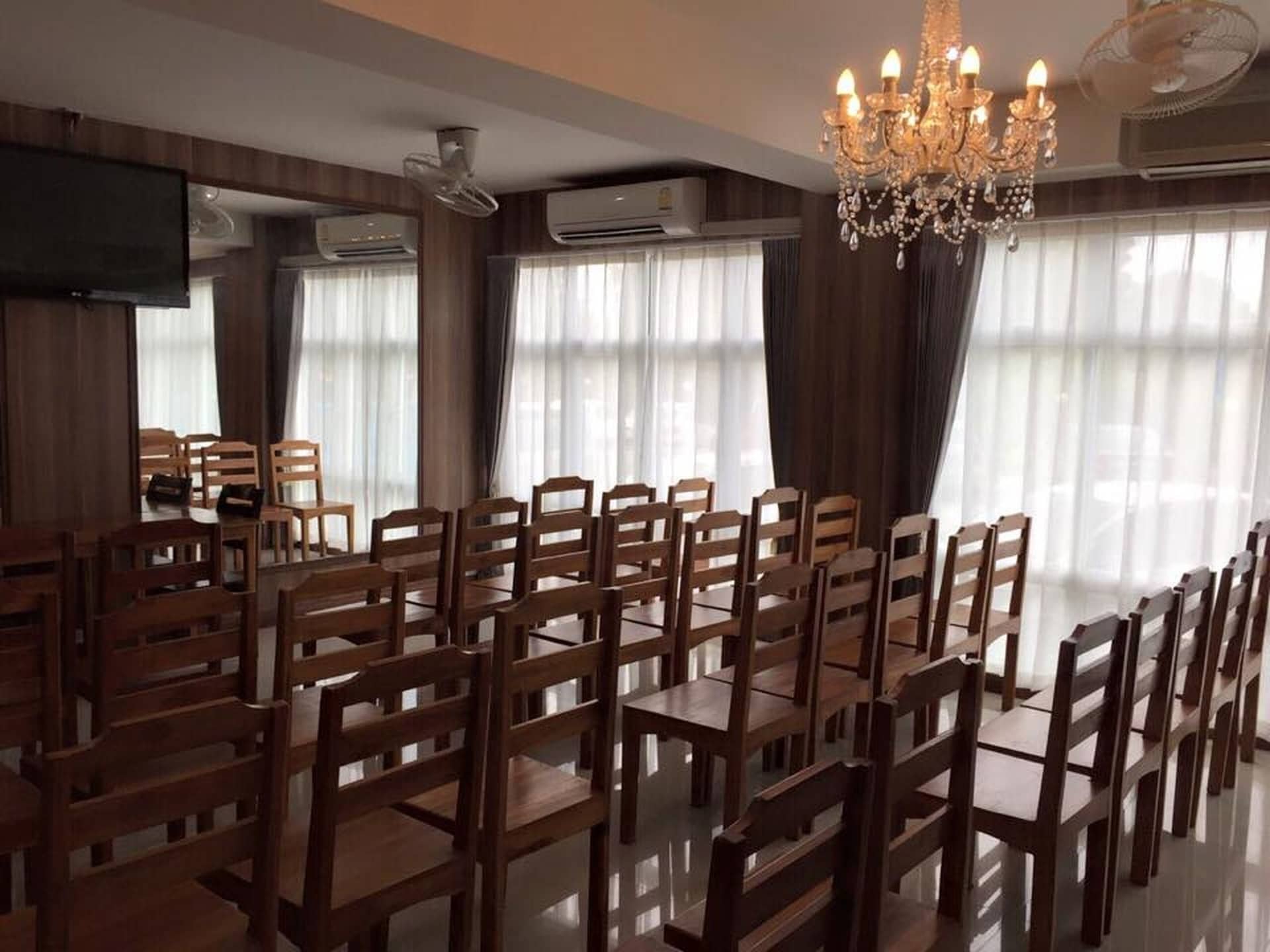 โรงแรม แกรนด์ลพบุรี โรงแรม แกรนด์ลพบุรี