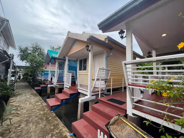 One-Bedroom Bungalow