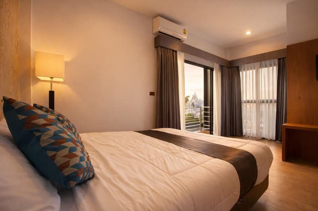 Junior Suite with Balcony