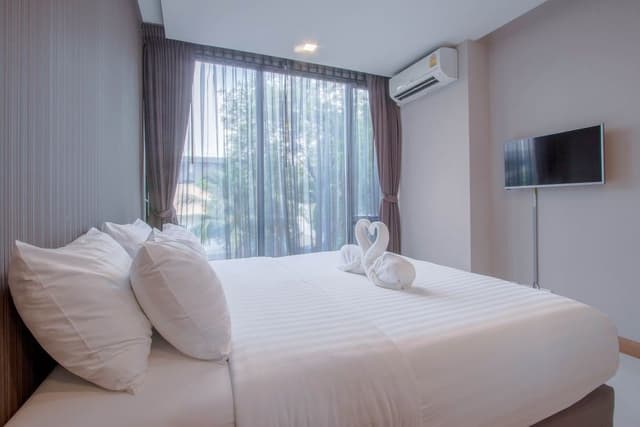 Grand Deluxe King Suite